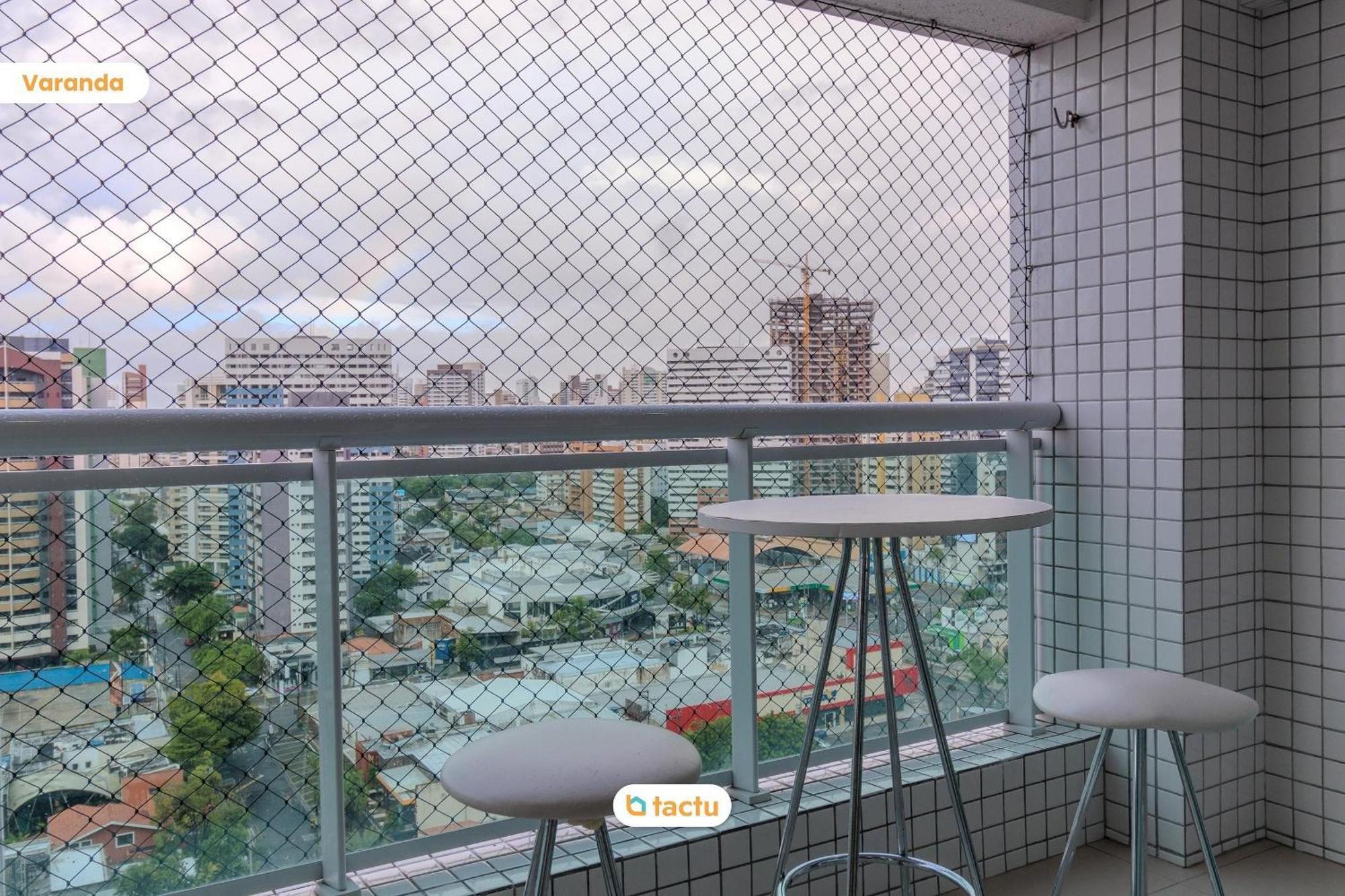 Apto Em Humberto Fontenele No Meireles Apartamento